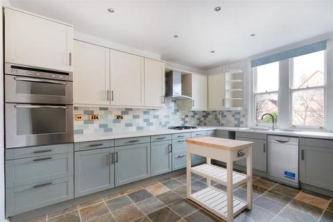 32 Bradshaw Close, London, SW19 8NL