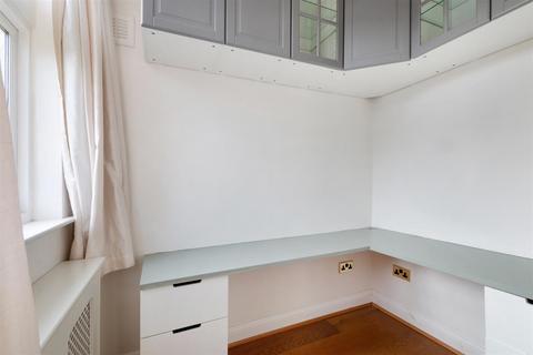 32 Bradshaw Close, London, SW19 8NL