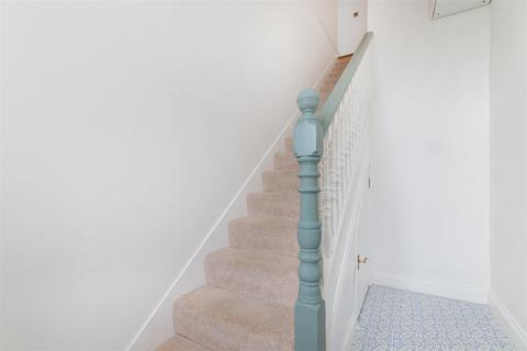 32 Bradshaw Close, London, SW19 8NL