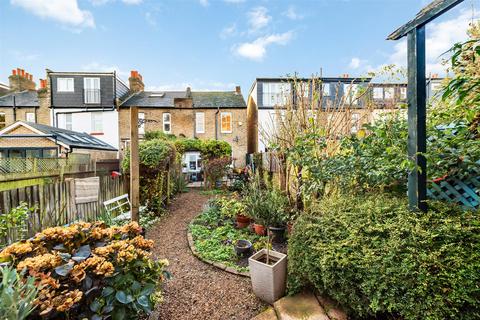 50 Bronson Road, London, SW20 8DY