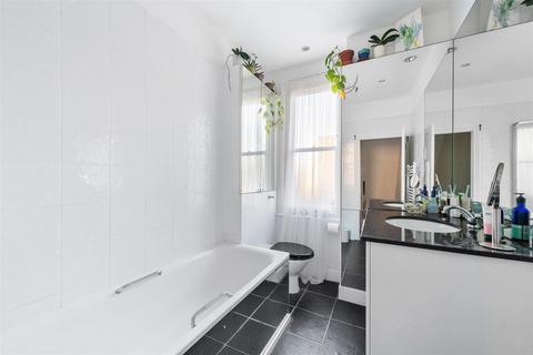 50 Bronson Road, London, SW20 8DY