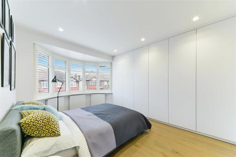 40 Linkway, London, SW20 9AU