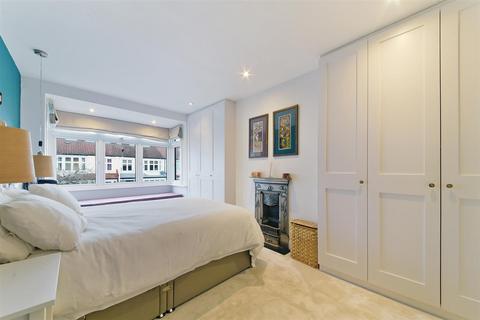 63 Abbott Avenue, London, SW20 8SG