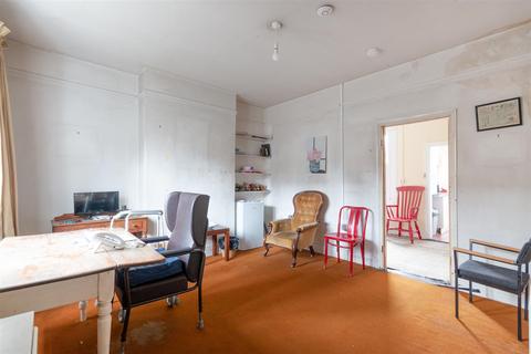 13 Bertram Cottages, London, SW19 1LQ