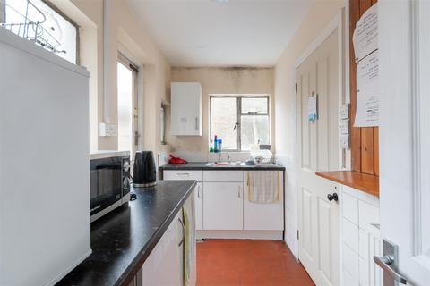 13 Bertram Cottages, London, SW19 1LQ
