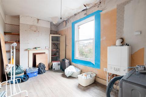 13 Bertram Cottages, London, SW19 1LQ