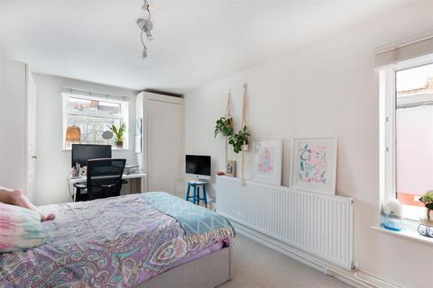 28a Alexandra Road, London, SW19 7JZ