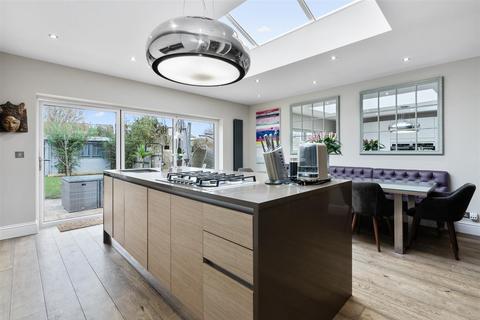 17 Tybenham Road, Merton Park, London, SW19 3LB