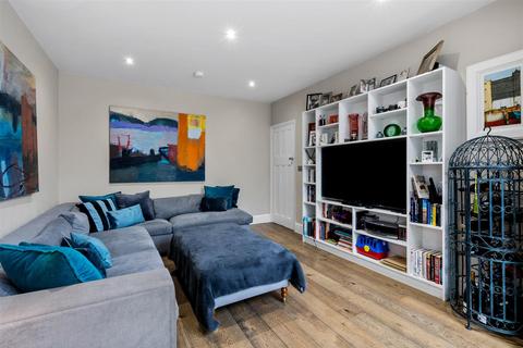 17 Tybenham Road, Merton Park, London, SW19 3LB