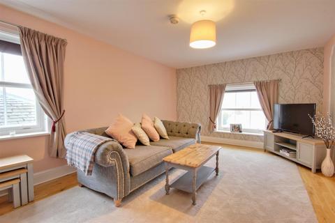2 bedroom apartment for sale, Riplingham Road, Raywell, Cottingham