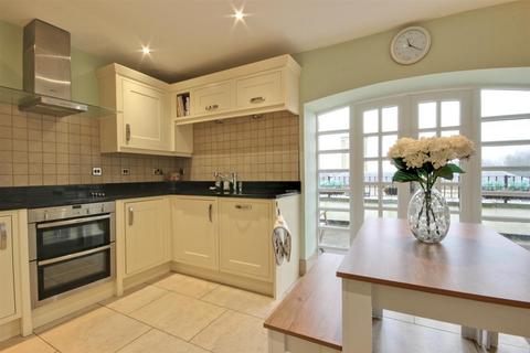 2 bedroom apartment for sale - Riplingham Road, Raywell, Cottingham
