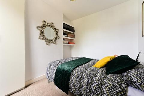 23 Milton Road, London, SW19 8SF