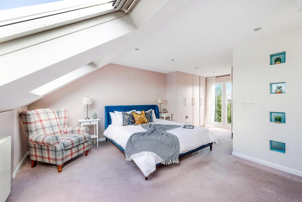 Master Bedroom With En-Suite