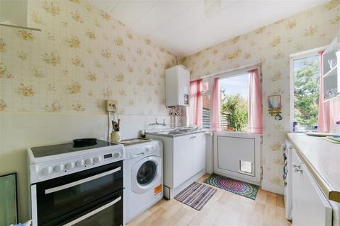 8 Coppice Close, London, SW20 9AS