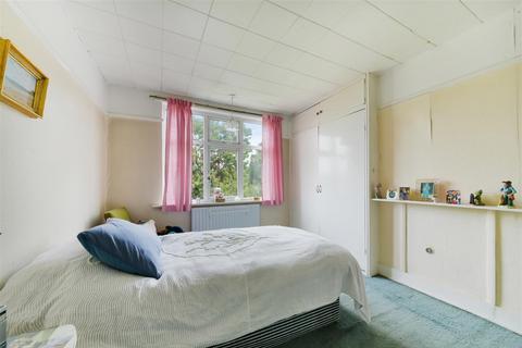 8 Coppice Close, London, SW20 9AS