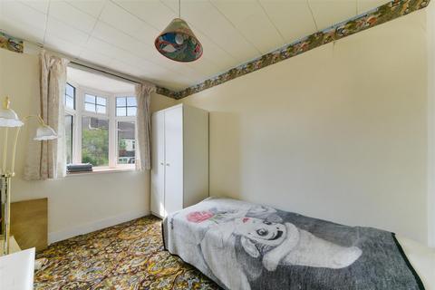 8 Coppice Close, London, SW20 9AS