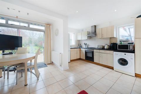 77 Beverley Way, London, SW20 0AW