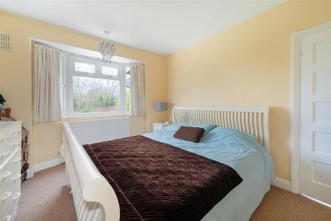 77 Beverley Way, London, SW20 0AW