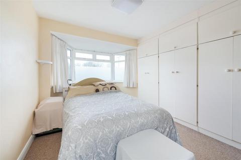 77 Beverley Way, London, SW20 0AW