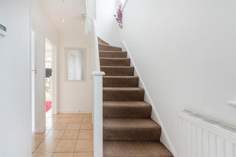 77 Beverley Way, London, SW20 0AW