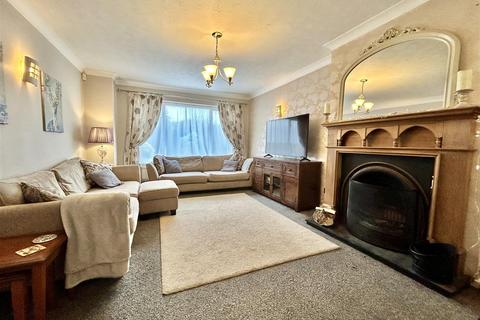 4 bedroom semi-detached house for sale - Leeds Road, Scholes, Leeds, LS15