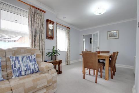 162 Alinora Crescent, Goring By Sea, Worthing, BN12 4HW