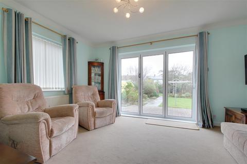 162 Alinora Crescent, Goring By Sea, Worthing, BN12 4HW