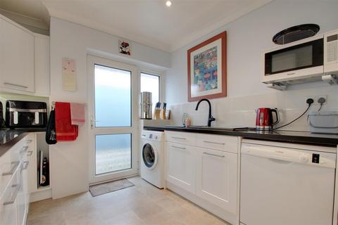 162 Alinora Crescent, Goring By Sea, Worthing, BN12 4HW