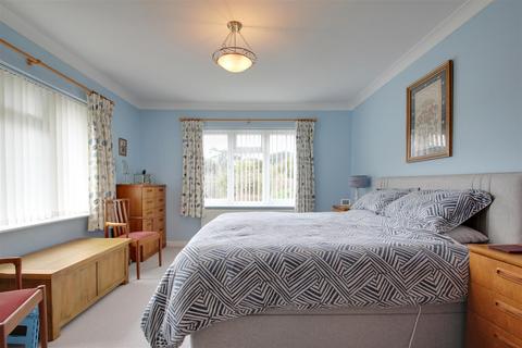 162 Alinora Crescent, Goring By Sea, Worthing, BN12 4HW