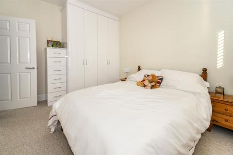31 Ashcombe Road, London, SW19 8JP