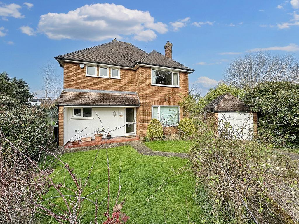 Vale Close, Orpington BR6 3 bed detached house for sale £725,000