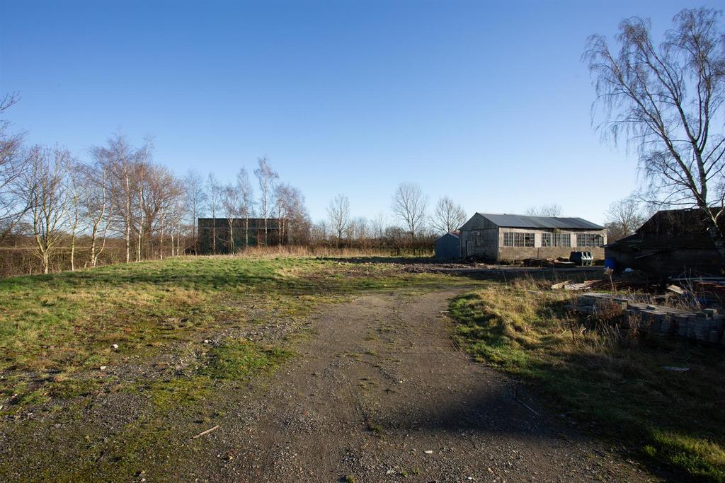 Outbuildings with PP for Garaging