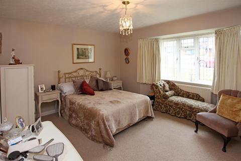 15 Brookvale Road, Priorslee, Telford, TF2 9RL