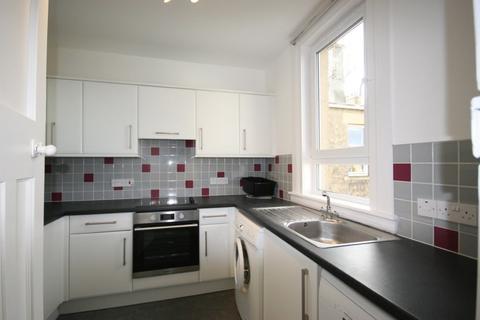 3 bedroom flat to rent, Learmonth Grove, Edinburgh