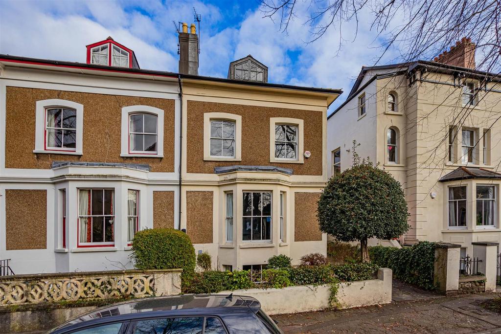Wordsworth Avenue, Cardiff CF24 4 bed semidetached house for sale £