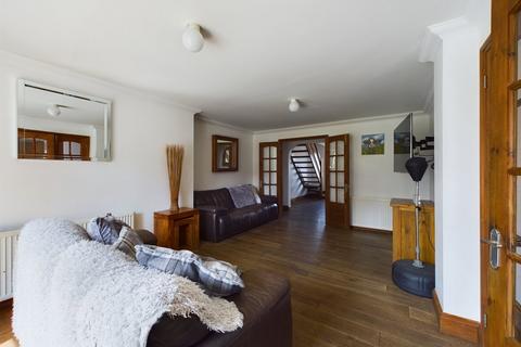 36 Thames Crescent, Corringham, Stanford-le-hope, SS17 9DU