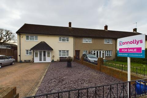 6 Crofton Avenue, Corringham, Stanford-le-hope, SS17 7TD