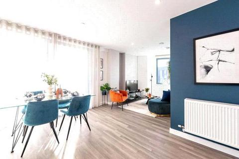 2 bedroom property for sale, Riverfront Apartments, Manchester