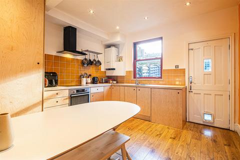 94 Cliffefield Road, Sheffield, S8 9DN