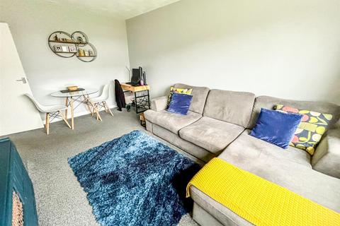 39 Dawkins Road, Hamworthy, Poole, BH15 4JW