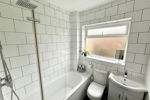 39 Dawkins Road, Hamworthy, Poole, BH15 4JW