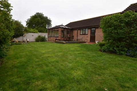 4 bedroom detached bungalow for sale, The Green, Sproatley