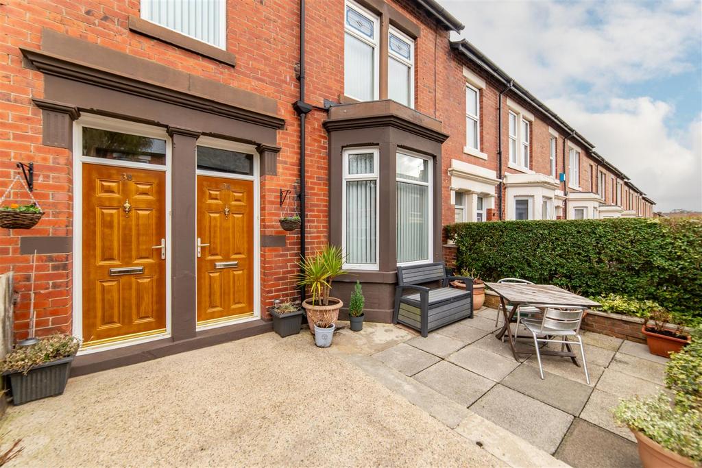 Beaumont Terrace, Gosforth, Newcastle Upon Tyne 5 bed flat for sale £