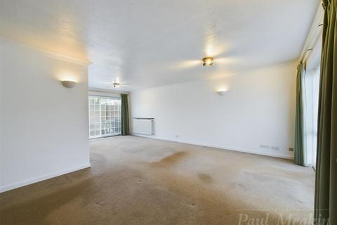 39 Ridge Langley, South Croydon, CR2 0AP