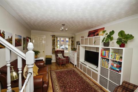 3 bedroom end of terrace house for sale, Ropery Close, Beverley