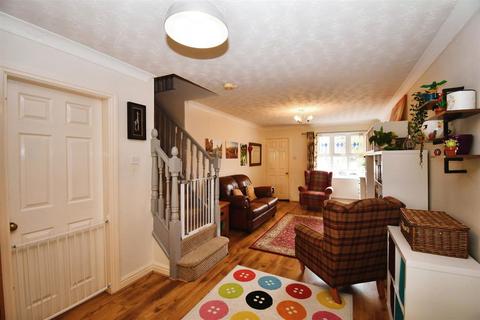 3 bedroom end of terrace house for sale, Ropery Close, Beverley