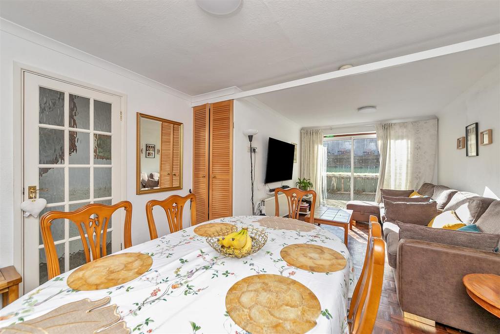 29 Garrard Way-7.jpg