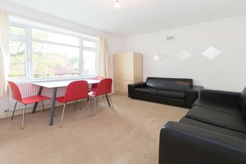 3 bedroom flat to rent, NW6