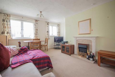 2 bedroom retirement property for sale, Cedar Avenue, City Centre, Chelmsford