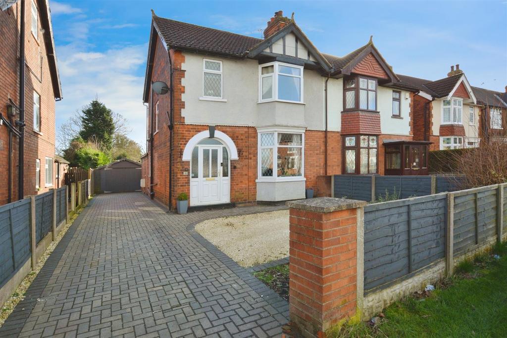 West Common Lane, Scunthorpe 3 bed semidetached house for sale £190,000